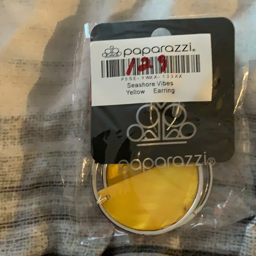 Seashore Vibes Yellow Earrings - Picture 3 of 4